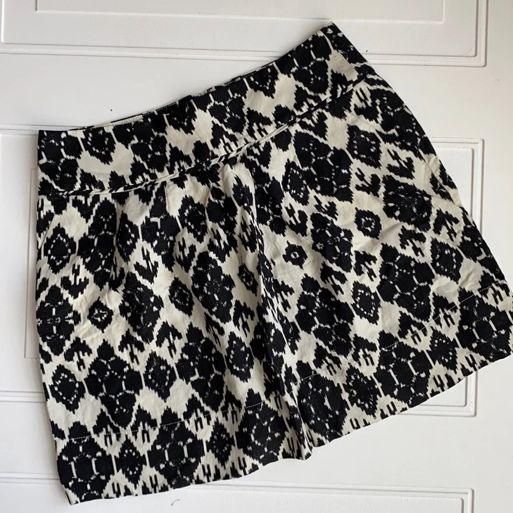 LOFT Linen Blend Aztec Design Skirt Black/Cream 2 - Picture 2 of 6